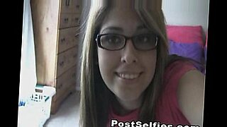 hot-girl-twerking-and-teasing