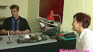 سکس-و-ممه-خوردن-موبلوند-سینه-گنده