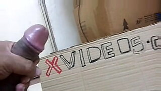 xxx-fingers-fuck-in-home