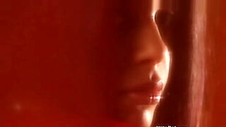 alexandra-alotau-paradise-street-xxx-videos-com