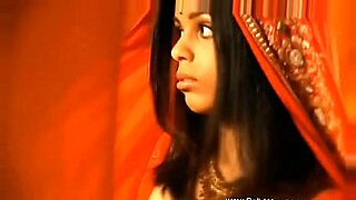 alina-yasin-with-hijabi-bhabhi-sahara-knite-gives-aaliyah-yasin-urdu-lessons