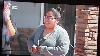 una-ragazza-si-fa-scopare-da-un-bambino