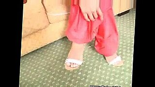 unconscious-girl-lick