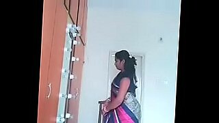 finger-fucking-step-daughter-well-watching-tv-infront-of-mom