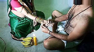 माधुरी-आशा-मोना-मराठी-शेश