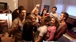 سكس-اصدقاء-من-الجامعه