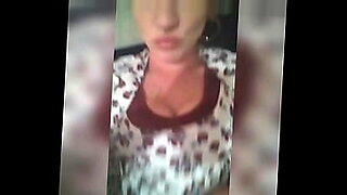 boobs-sucking-in-the-car