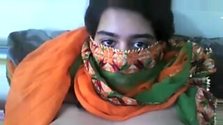ballbust sexy indian bhabhi fucking video with hindi audio