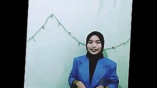lagi-ngocek-memek-sendirian-di-kamar
