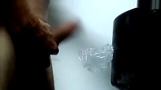 mom-stuck-my-friend-xxx