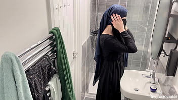 big booty dance twerk ass hips muslim german hijab girl woman