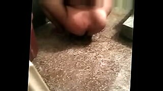 local-sexy-bathroom-mein-kapda-change-karen