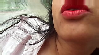 pinning-sex-girls-outdoor