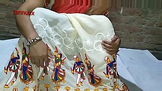 tamil aunty handjop in massage parlour
