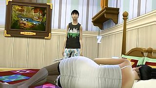 mom share room with son