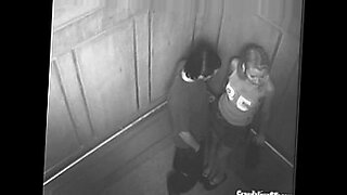 latina-girls-fuck-in-elevator