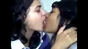 lesbians kissing and sucking boobs