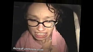girl-masturbating-on-table-corner
