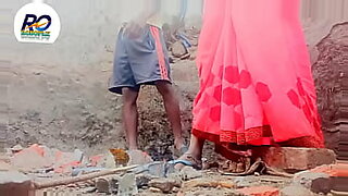 teacher-apne-bacche-ke-sath-kaise-kis-karti-hai