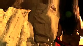girls-dog-sexyvideo-inglis